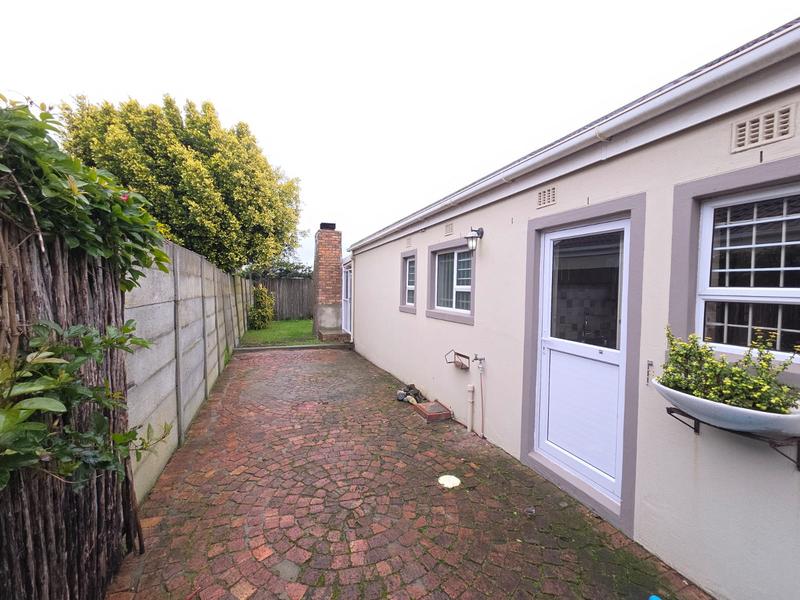 3 Bedroom Property for Sale in Sonstraal Heights Western Cape